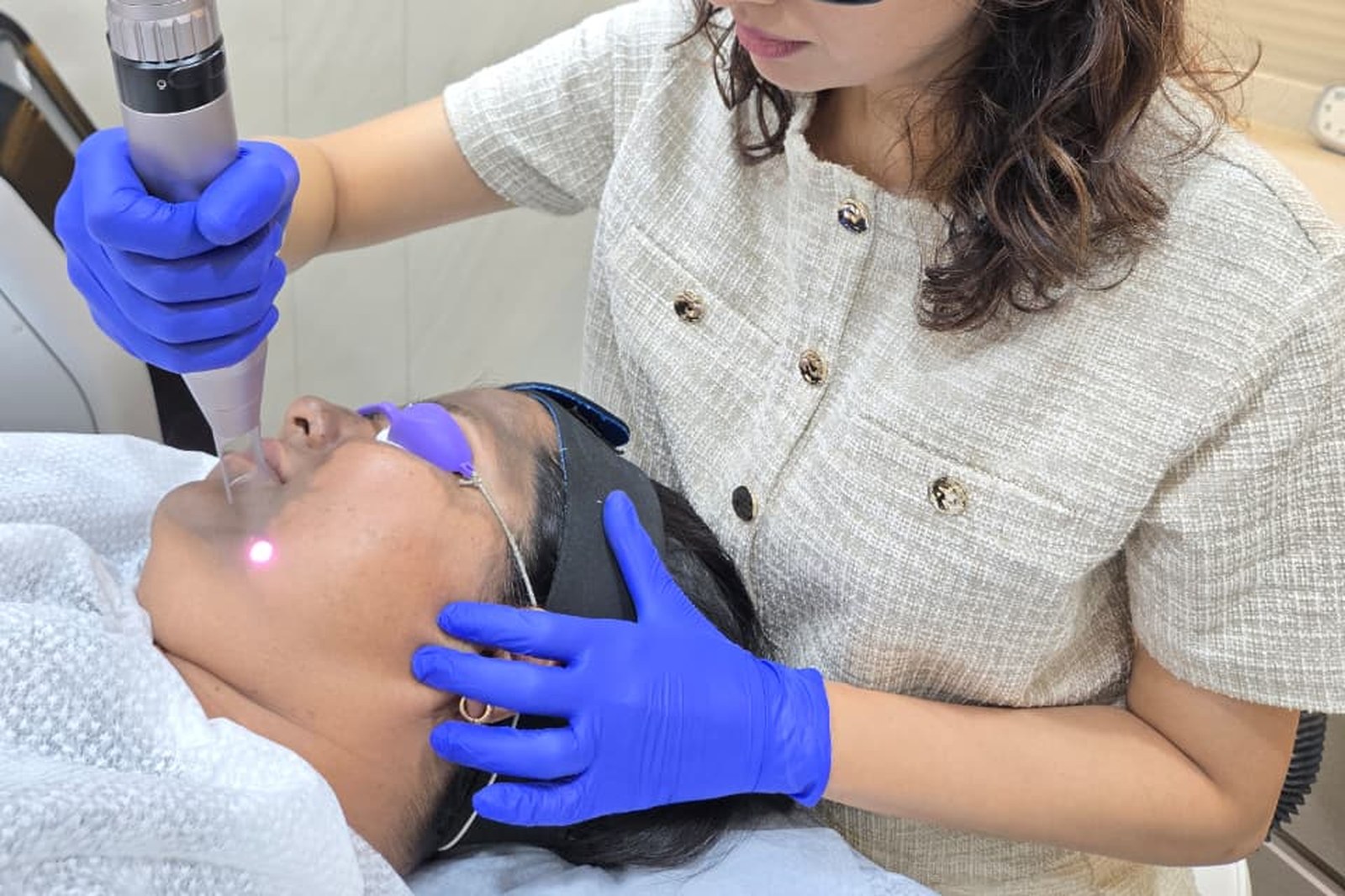 Q-Switched Nd:YAG Laser