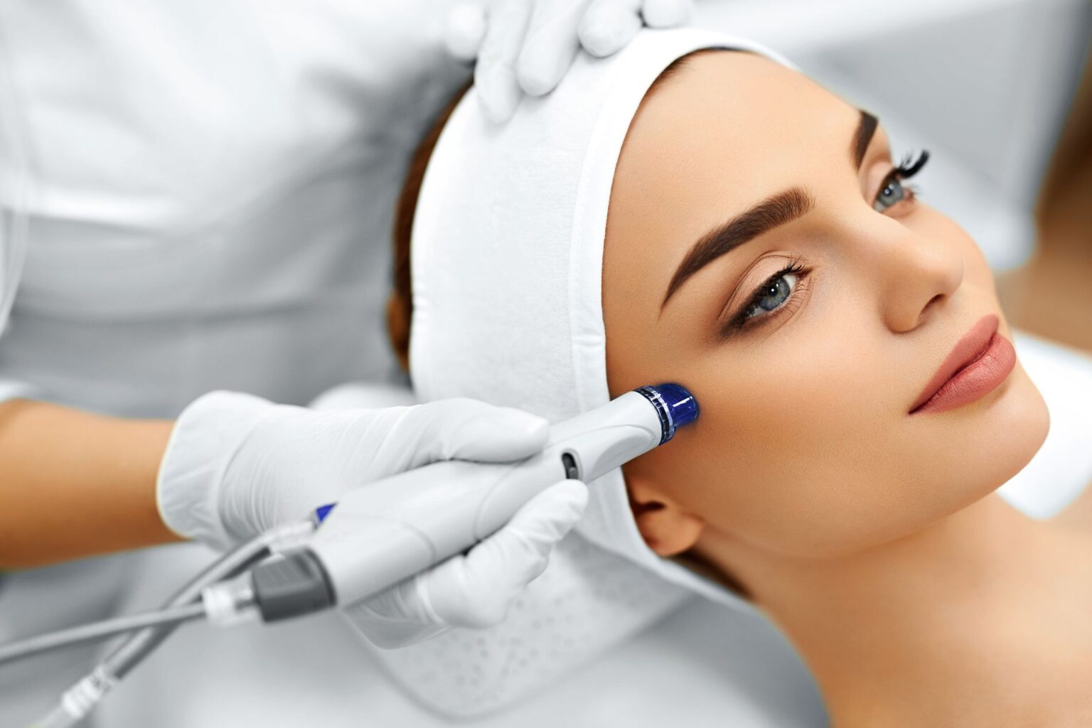 Trichology And Cosmetology Consultation Eternis Clinic Skin Hair And Laser 